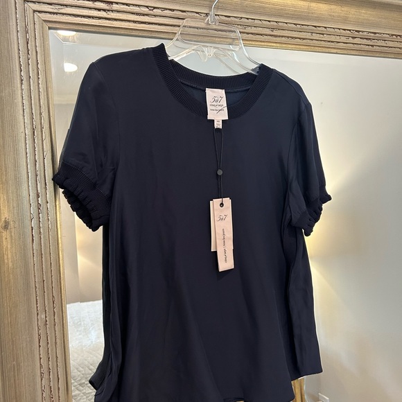 NWT Cinq a Sept silk tee in navy. Size XS - Picture 2 of 3